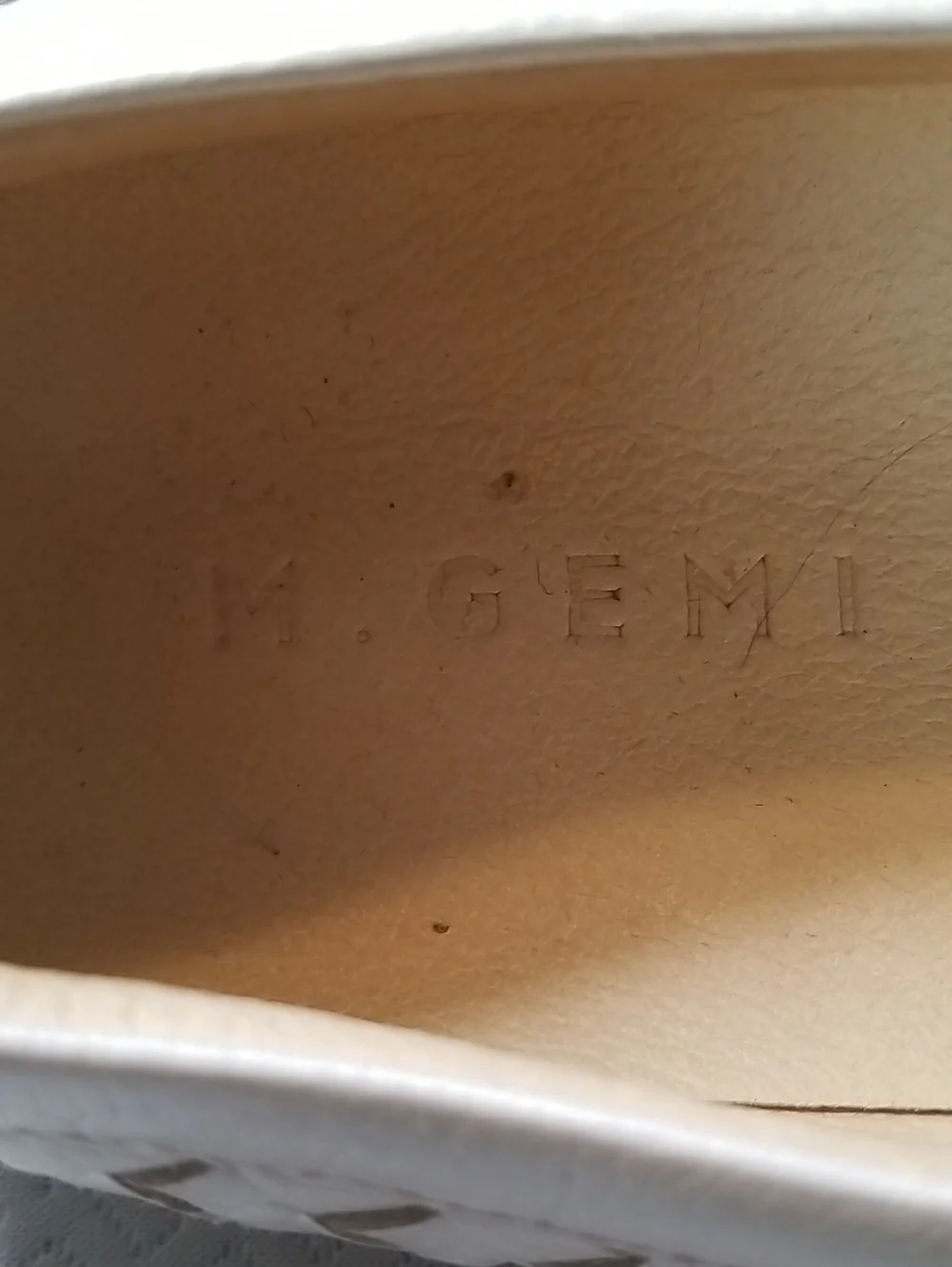 M GEMI womens Pearl White The Cerchio Due Leather loafers Size 10.5  EUC